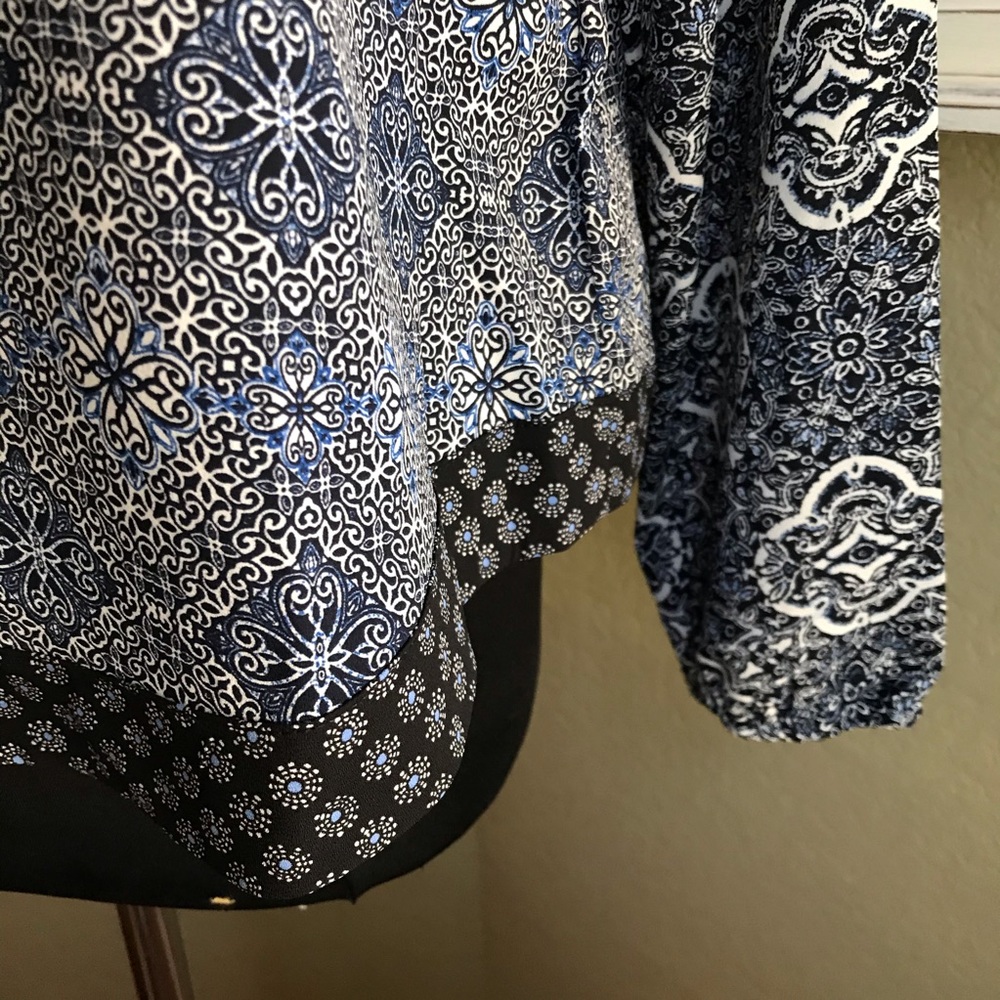 GAP Blouse - Picture 4 of 6